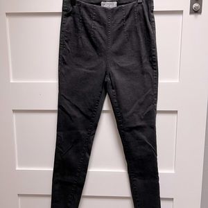 Free People stretchy black jeggings size 28